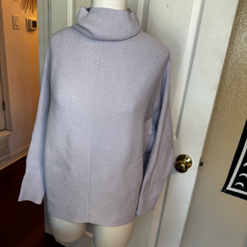 Elegant Lavender Women's Turtleneck Sweater thick sturdy fabric size small